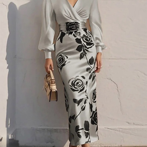 Fehaute Dresses & Skirts - FEHAUTE Floral Satin Long Sleeve Dress - NWT - Size US 12